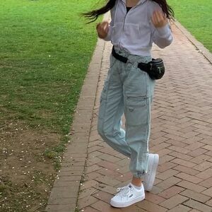 Hot Topic Junior’s size 1 jogger-style cargo jeans